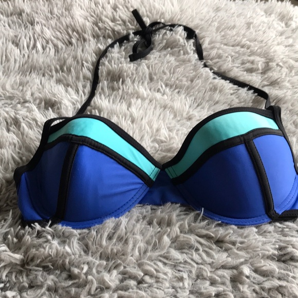 Xhilaration Other - Padded colorblock bikini top